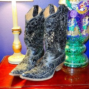 Ladies cowboy boots